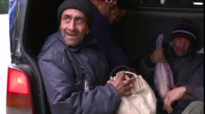 Control la transportatorii de persoane, pe DN 1. Poliţia a decoperit călători şi în portbagaj